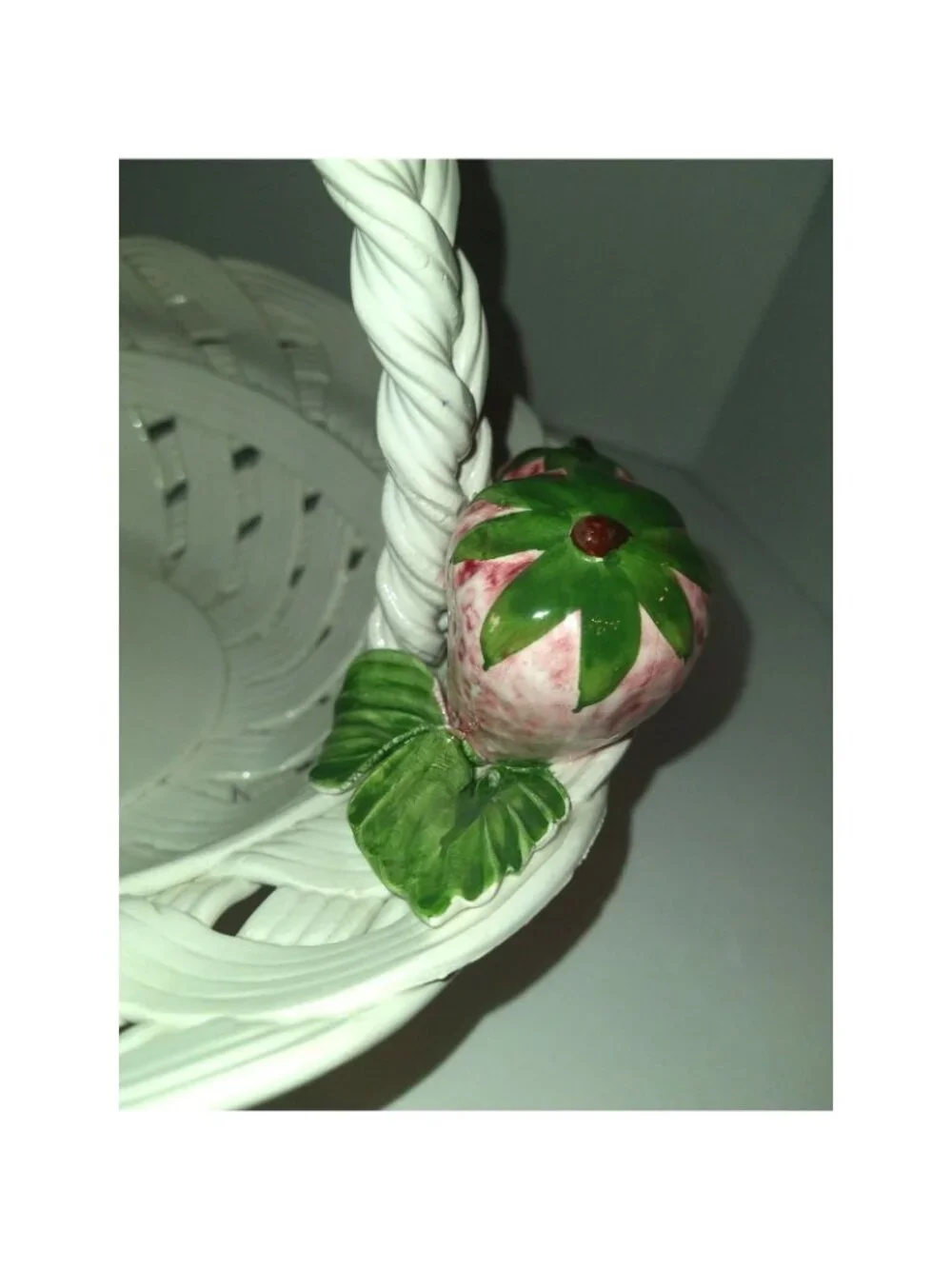 Capodimonte Italy White Porcelain Weave Fruit Basket w/Handle Strawberry Grapes